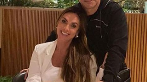 nicole bahls e homem|Nicole Bahls explica reconciliação com namorado。